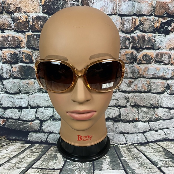 Oscar de la Renta Accessories - (NWT) Oscar de la Renta Sunglasses